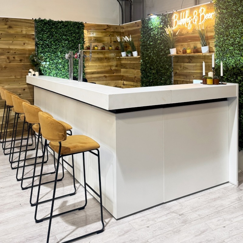 3.5m Corner Bar with Backwalling