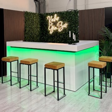 2.5m Corner Bar with Backwalling 2.5m Corner Bar with Backwalling