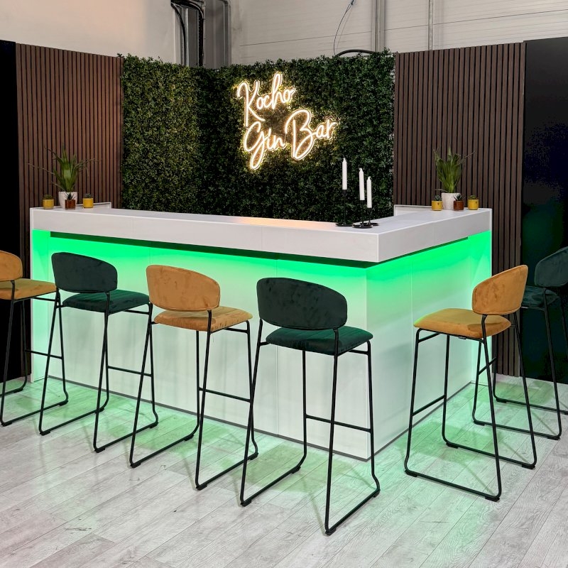 2.5m Corner Bar with Backwalling