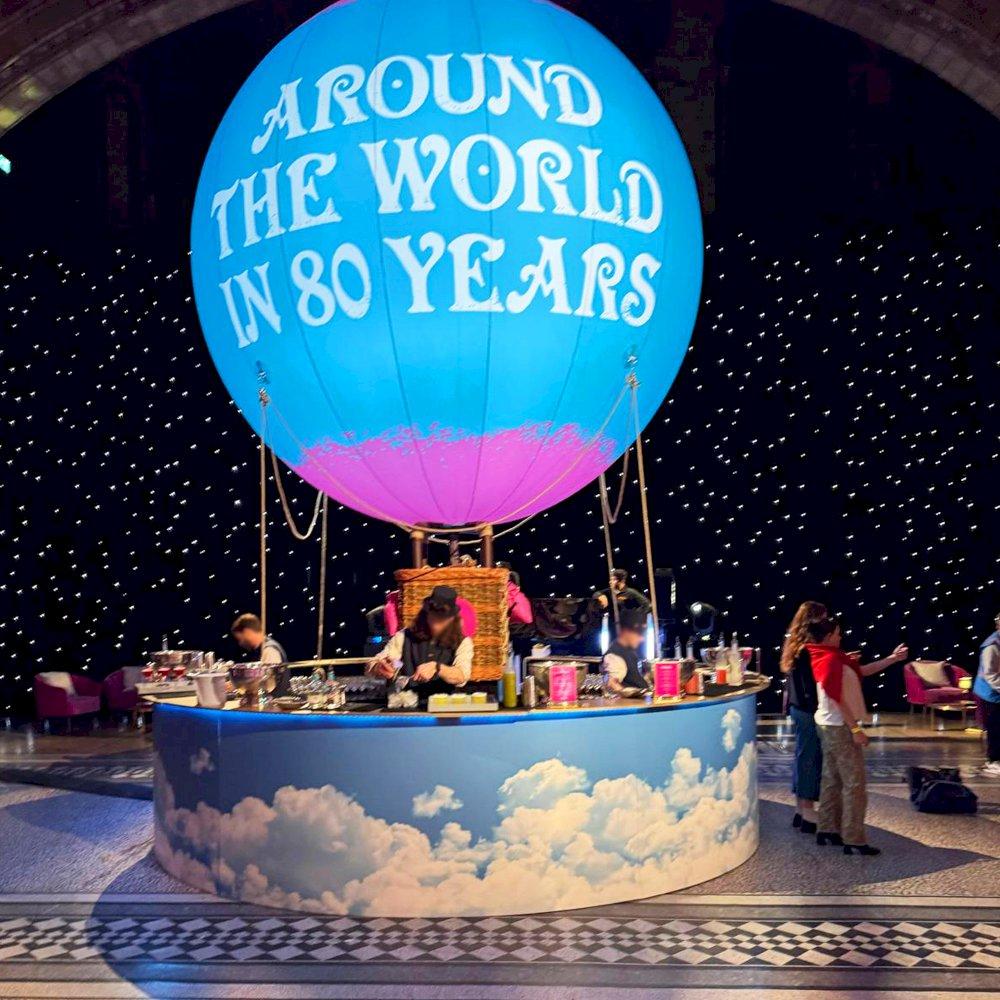 5m round bespoke bar at the famous Natural History Museum.