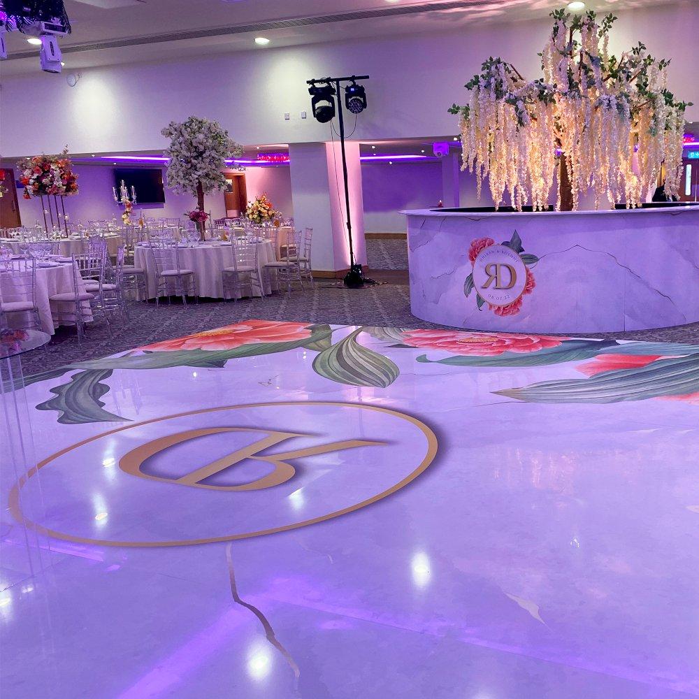 Allow our team to help you create a completely bespoke bar for your wedding.